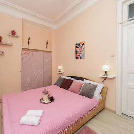 Comfortable Apartment In The Very Center Of أوديسا المظهر الخارجي الصورة