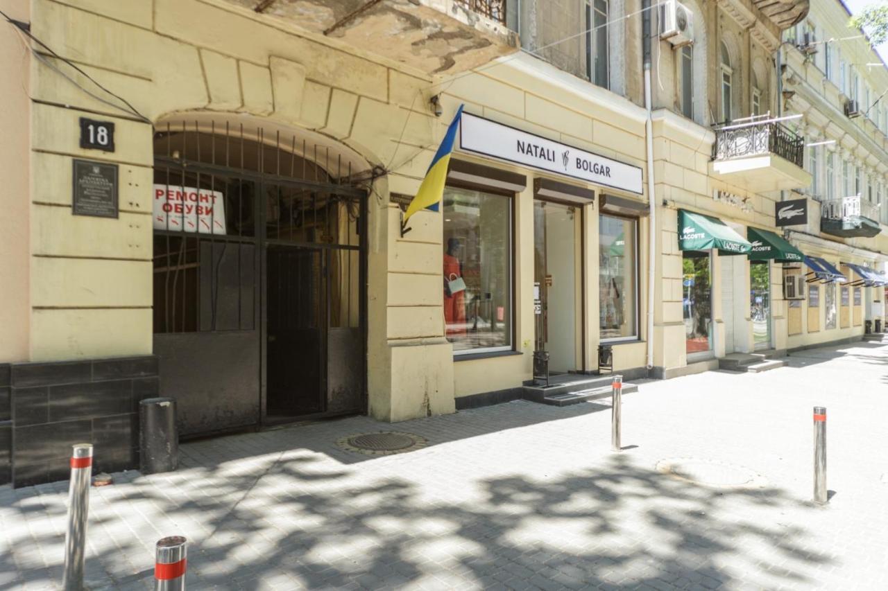 Comfortable Apartment In The Very Center Of أوديسا المظهر الخارجي الصورة